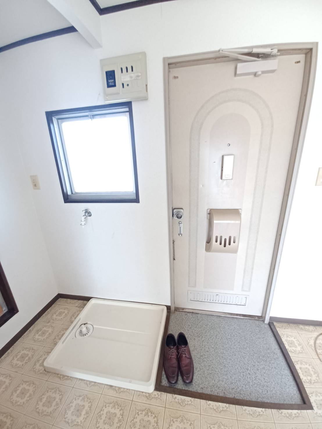 サンハイツ金子平の玄関