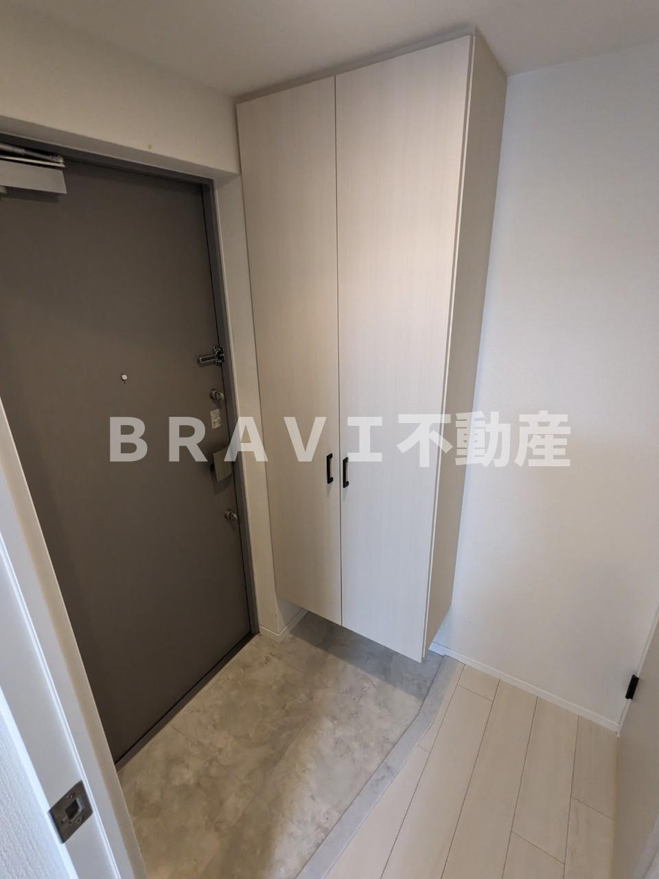 レオンコンフォート本町東Ⅲ　BRAVI不動産の玄関