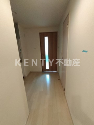 【玄関】 | アイリス大森 | 収納もある玄関です