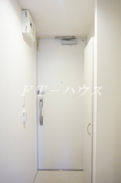 千葉市花見川区幕張町６丁目の賃貸マンションの玄関