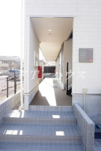 千葉市花見川区幕張町６丁目の賃貸マンションのエントランス