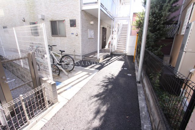 リブリ・多摩川のエントランス