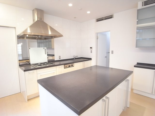 大原町戸建のキッチン