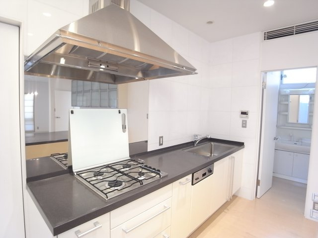 大原町戸建のキッチン