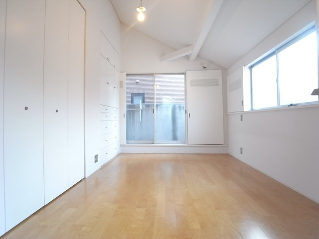 大原町戸建の居間・リビング