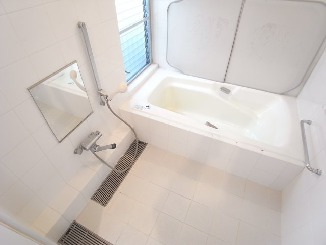 大原町戸建の浴室