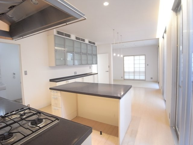 大原町戸建の居間・リビング