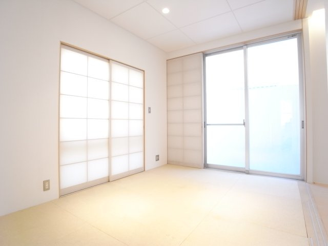 大原町戸建の居間・リビング