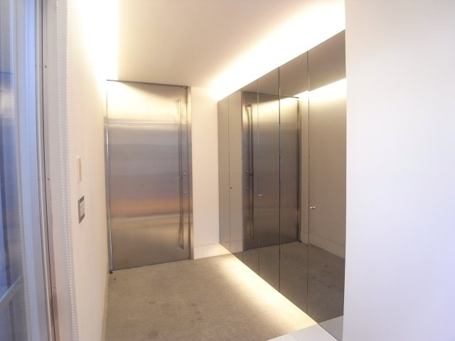 大原町戸建の玄関