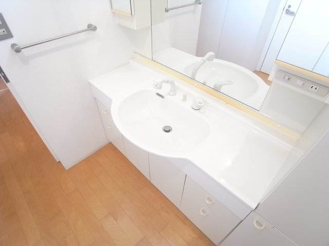 大原町戸建の洗面所