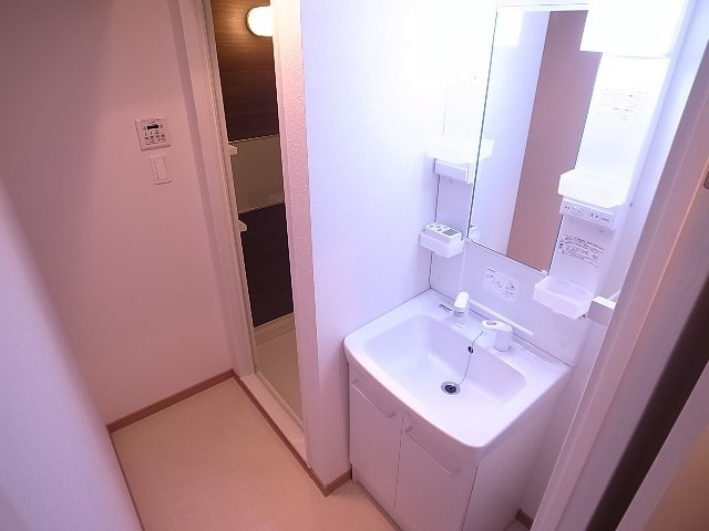 【独立洗面台】 | アストア薬院 | 独立洗面台あり、毎朝おしゃれに忙しい女性の方におすすめです