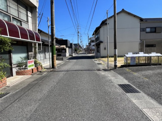 【前面道路含む現地写真】 | 充分な幅員で出し入れもラクラクです☆