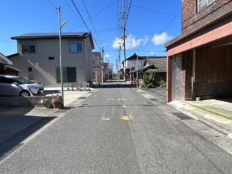 【前面道路含む現地写真】 | 前面道路十分の広さのある道路です。