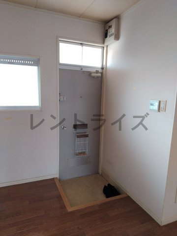 ハイツ寺沢の玄関