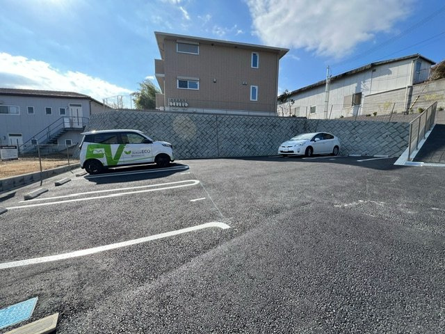 Flora Lilyの駐車場