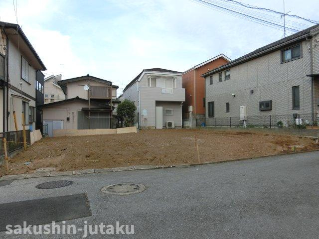 萱田　土地の前面道路含む現地写真|八千代市萱田　売地　更地　建築条件なし　約５４坪　南西側４ｍ～６ｍ公道面　間口約13.2ｍ