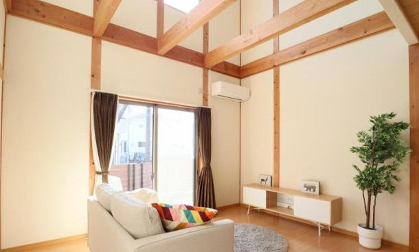 大字恒久　中古戸建ての居間・リビング