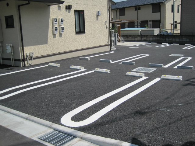 YAHATA HOUSE  KIKUの駐車場