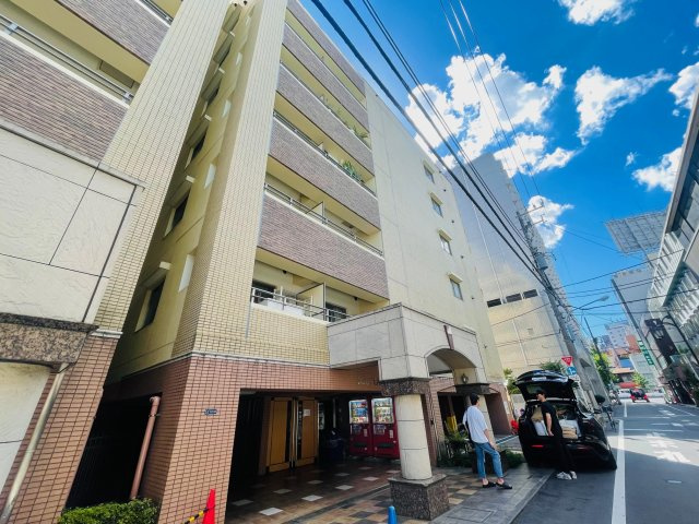 デュオ・スカーラ新宿の外観