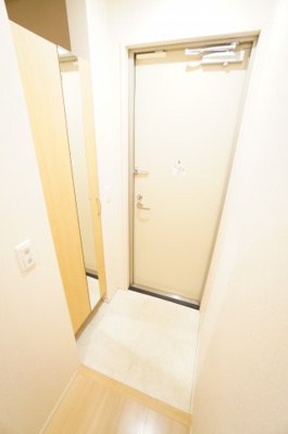 【玄関】 | ロジュマン エスト | ※同物件・反転タイプの写真です。