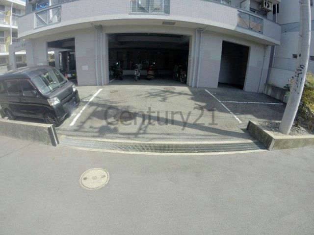 【駐車場】 | ロイヤルメゾン石橋