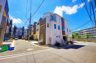 【前面道路含む現地写真】