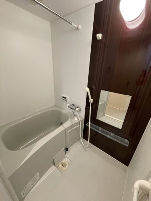 【浴室】 | メゾンド・モカ箱崎宮前 | 別号室の写真になります。現況優先。