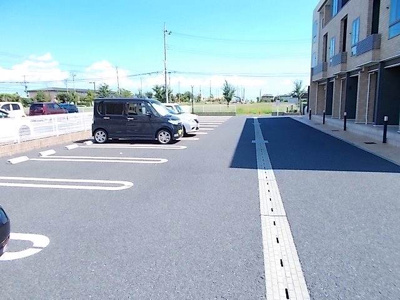 【駐車場】 | エムズ　サニーガーデンⅥ | 駐車場