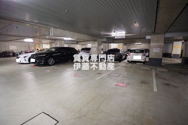 カーサビアンカ黒川の駐車場