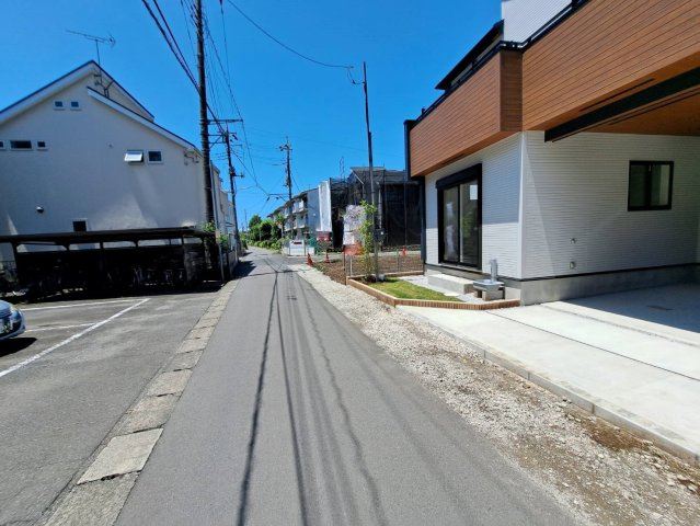 川越市南大塚3丁目2期　新築戸建の前面道路含む現地写真|南東側4.0ｍ公道