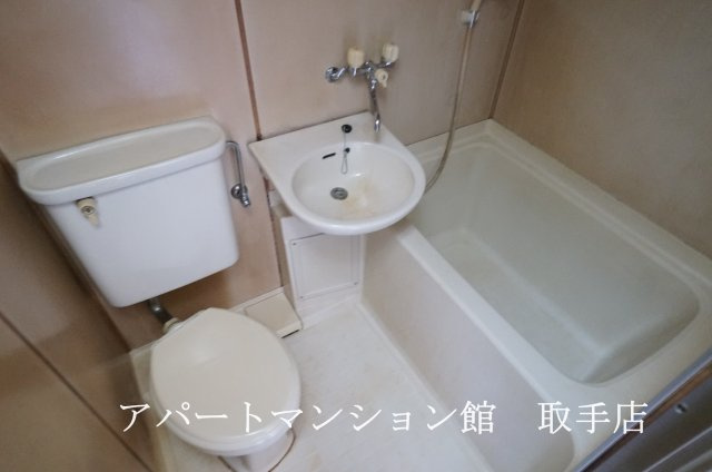 ラフォーレ中原の浴室