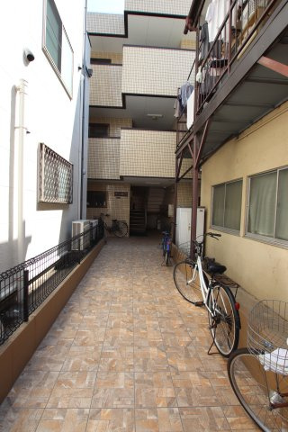ハウスオギワラのエントランス