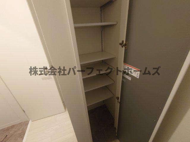 セレニティ池田A棟の収納|ちょっとした収納スペースも充実しています