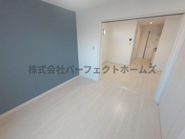 セレニティ池田A棟の洋室|コンパクトで使いやすい洋室です