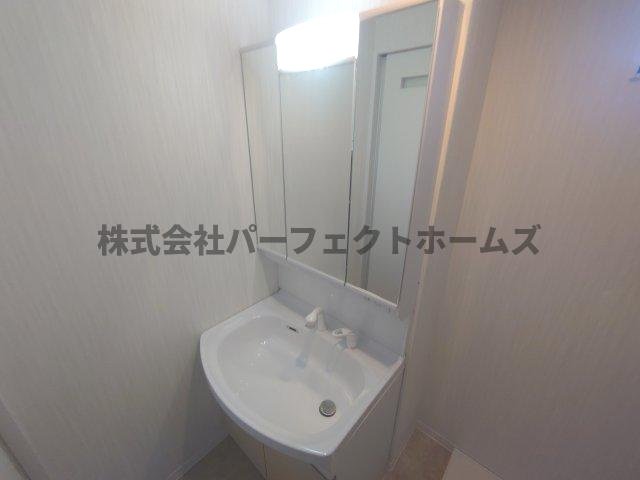 セレニティ池田A棟の独立洗面台|独立洗面台で身支度をすべて済ませてしまいましょう