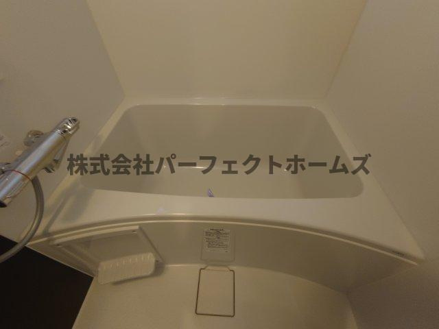 セレニティ池田A棟の浴室|きれいなお風呂です
