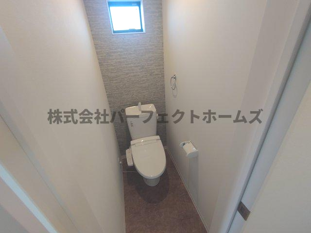 セレニティ池田A棟のトイレ|ゆったりとした空間のトイレです