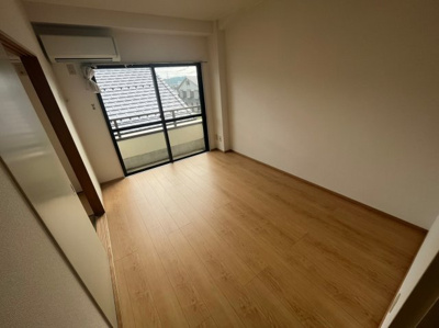 【寝室】 | コーポ柿ノ木 | スタンダードな洋室です