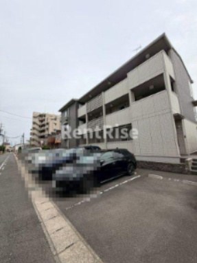 ファビュラス松下の駐車場