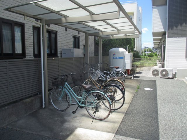 【駐輪場】 | 沼津市大諏訪 売一棟アパート ES04739 | 沼津市大諏訪　駐輪場