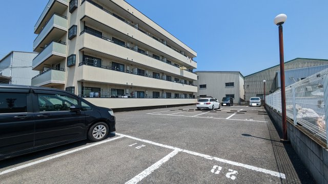 【駐車場】