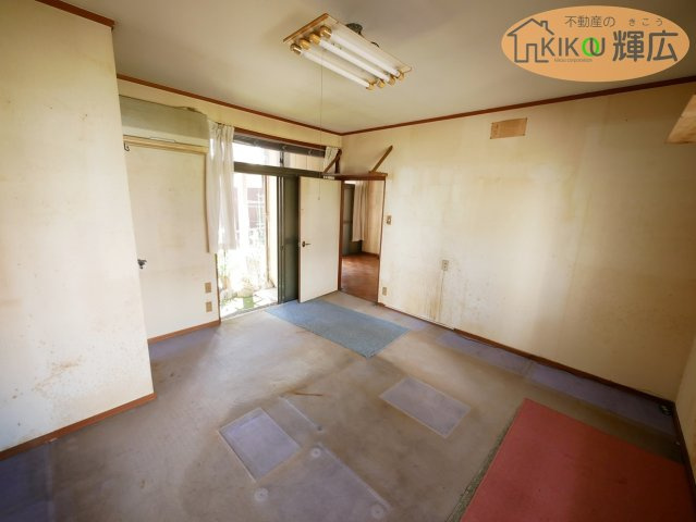 【洋室】 | 明石市魚住町西岡　中古戸建 | 少し使用感がございますので、リフォームは必要です。