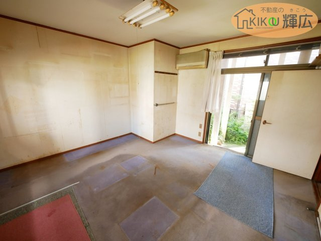 明石市魚住町西岡　中古戸建の洋室