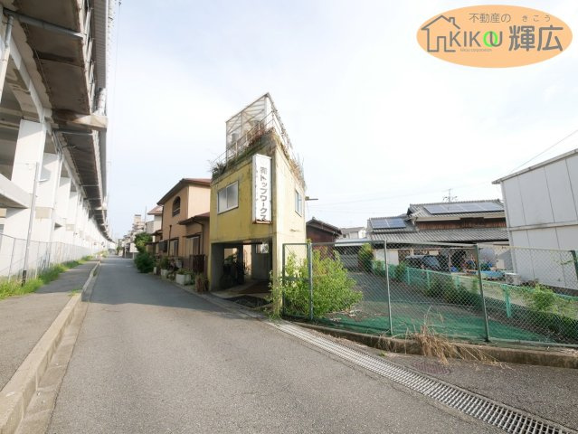 明石市魚住町西岡　中古戸建の駐車場