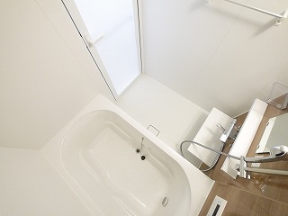 Sole Cedar 西大寺の浴室|落ち着いた空間のお風呂です