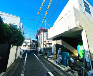 【前面道路含む現地写真】