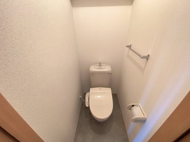 フローリッシュ美原のトイレ