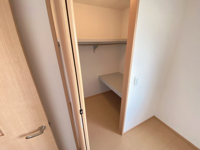 フローリッシュ美原の収納