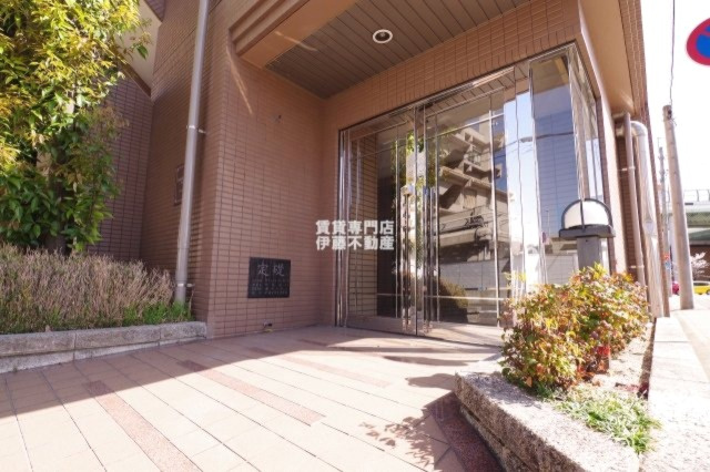 グランドメゾン黒川のエントランス