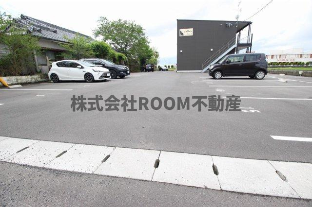 CATBOX　TADEIKE　B棟の駐車場